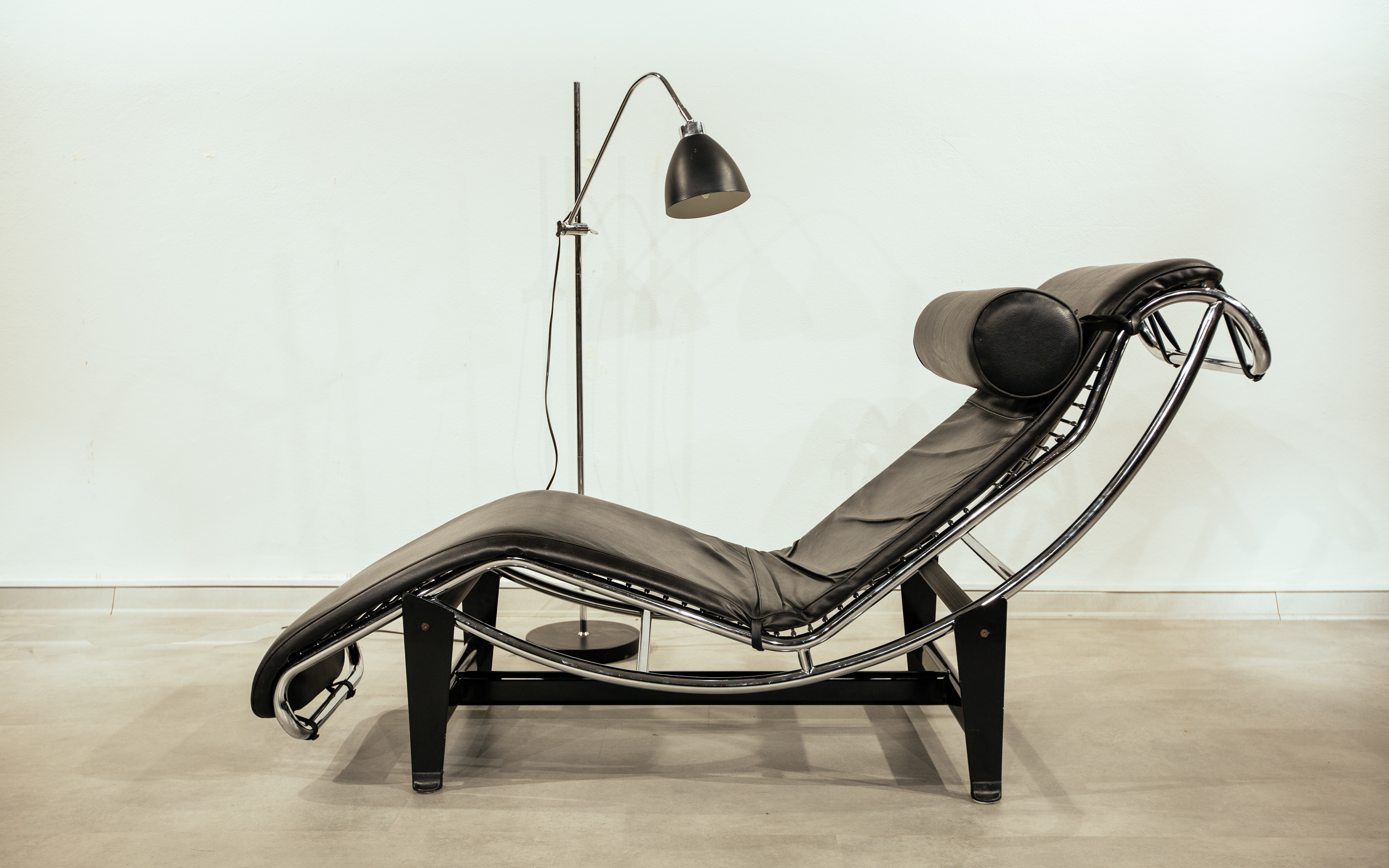 Le Corbusier tasarımı 'LC4' Chaise Lounge 'replika'
